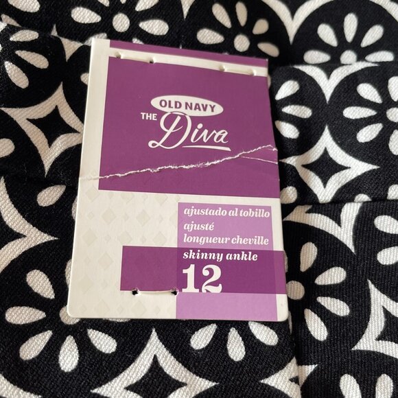 Old Navy The Diva Skinny Ankle Black White Flower Print Stretch Fit Pants 12R - Picture 4 of 15